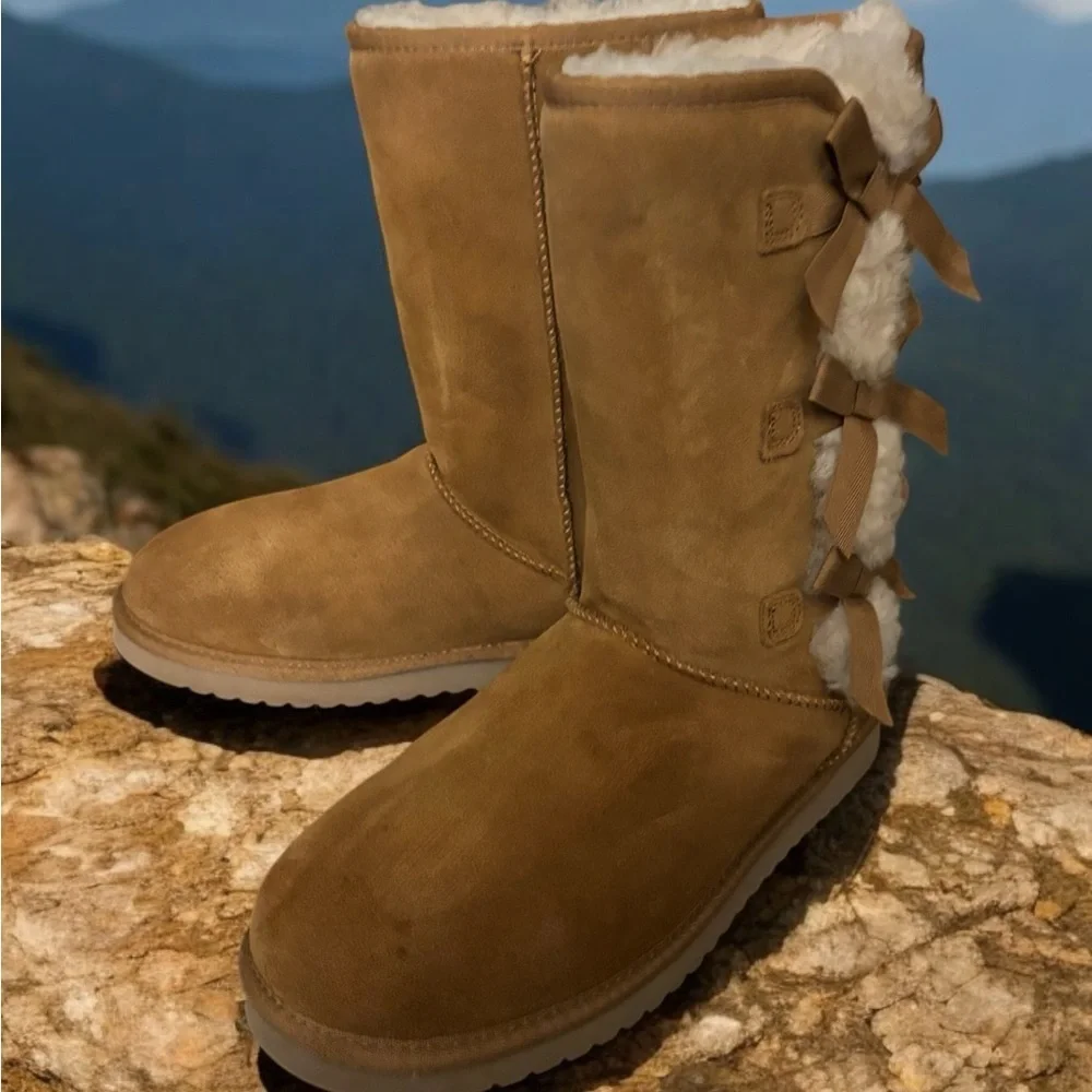 UGG Victoria Tall Bow Boot Chestnut Size 11.